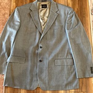 Men’s Nautica gray herringbone patterned blazer.